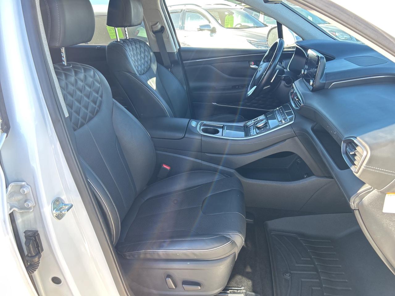 2022 Hyundai Santa Fe Hybrid Luxury AWD   Moonroof   Front & Rear Heated Seats Photo