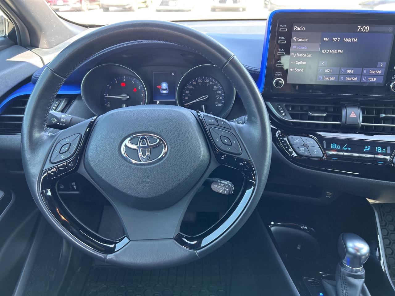 2022 Toyota C-HR XLE Premium   ONE OWNER   Apple Car Play Photo