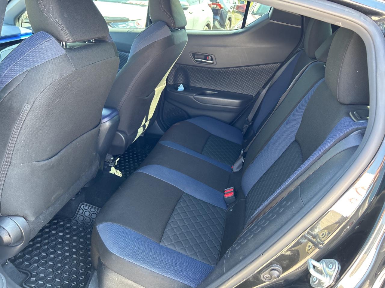 2022 Toyota C-HR XLE Premium   ONE OWNER   Apple Car Play Photo