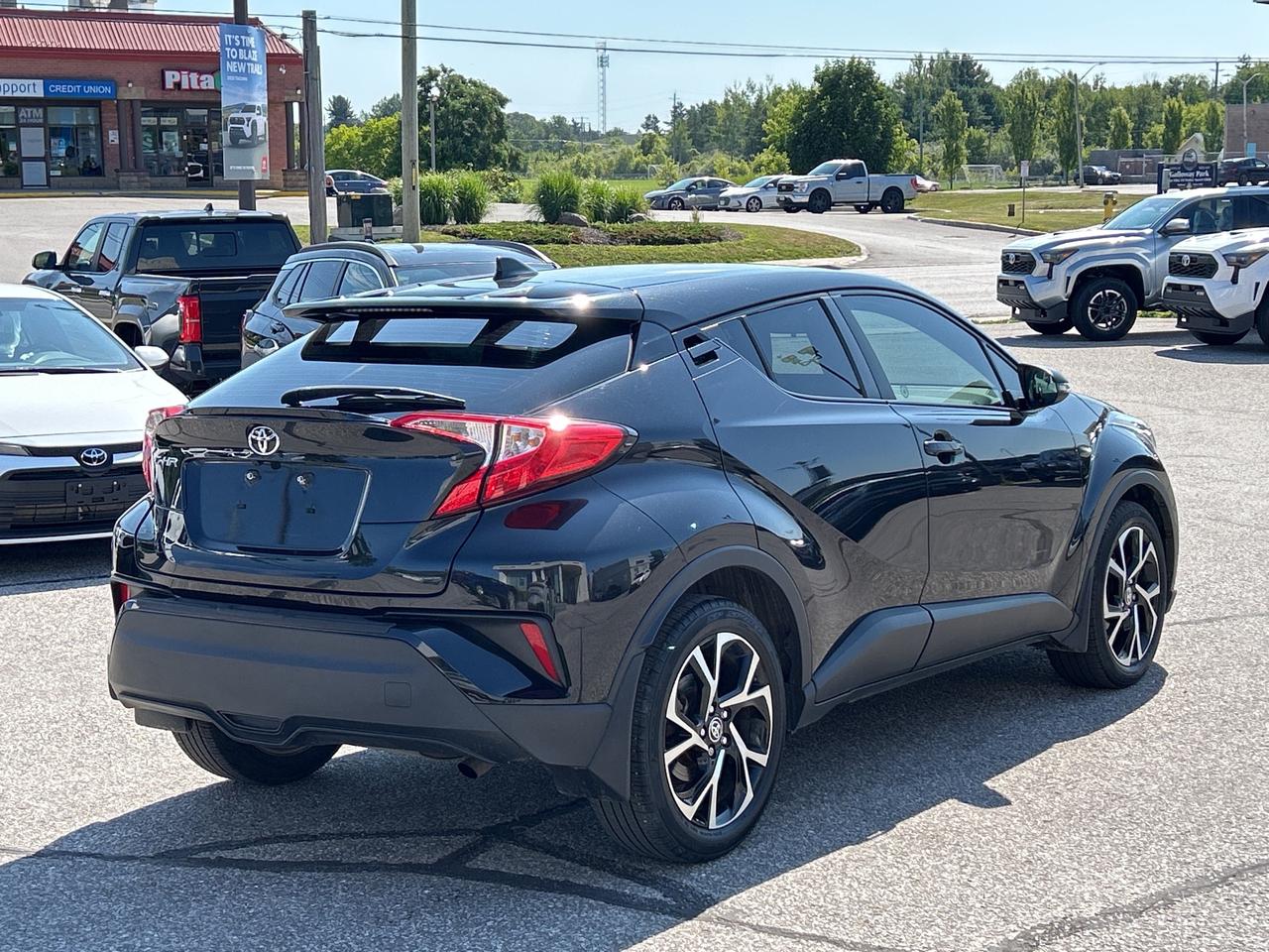 2022 Toyota C-HR XLE Premium   ONE OWNER   Apple Car Play Photo