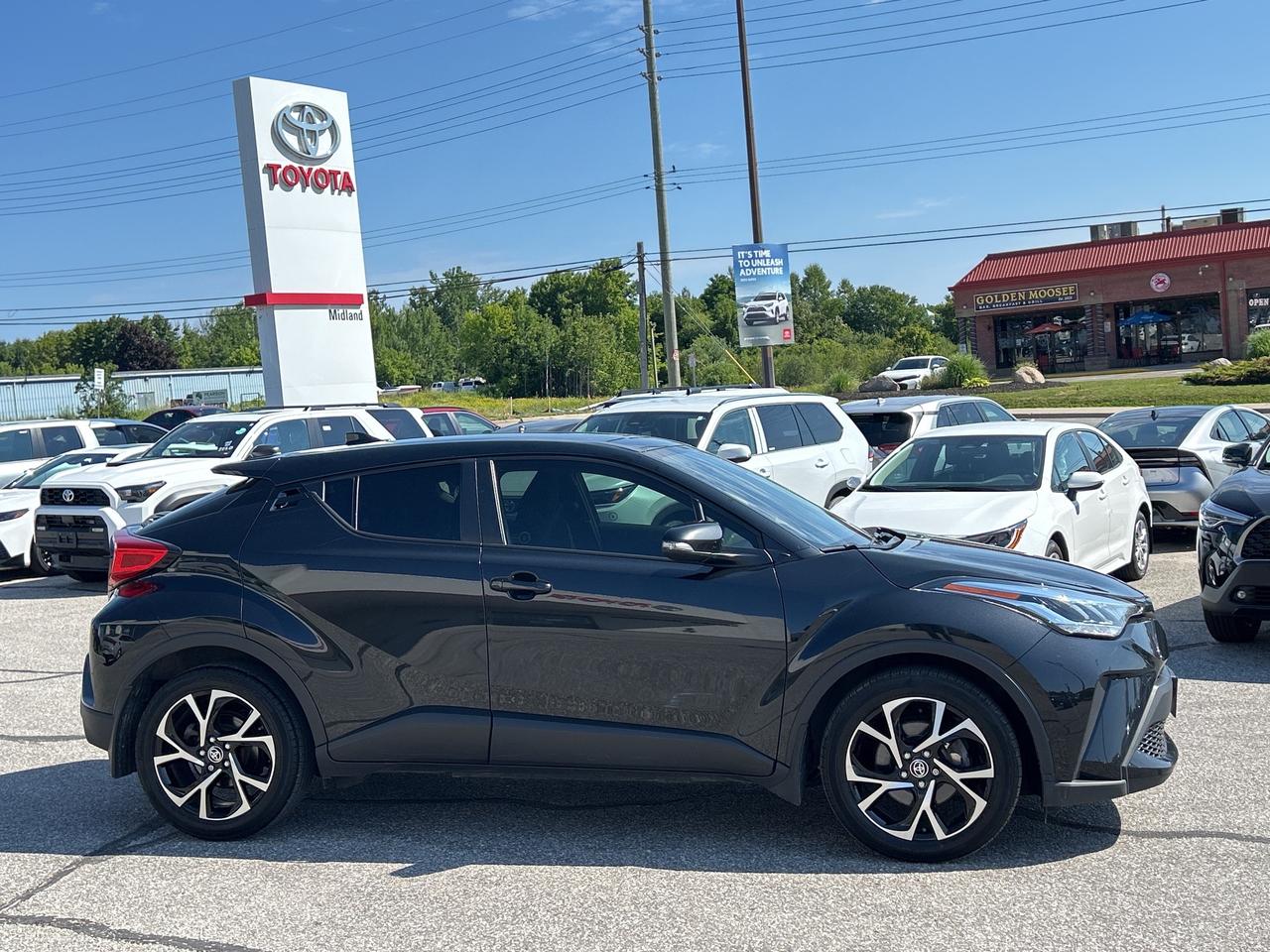 2022 Toyota C-HR XLE Premium   ONE OWNER   Apple Car Play Photo