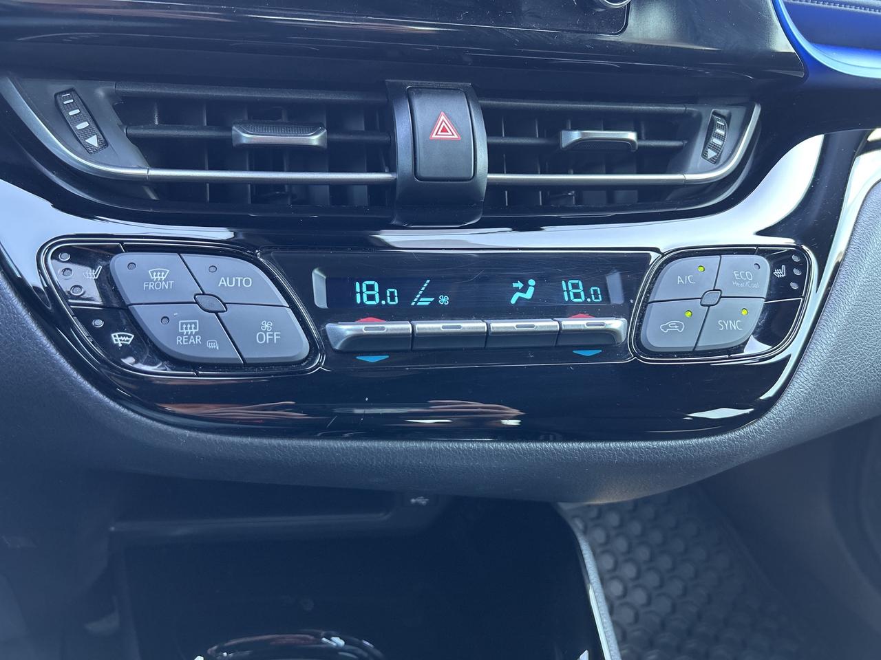 2022 Toyota C-HR XLE Premium   ONE OWNER   Apple Car Play Photo