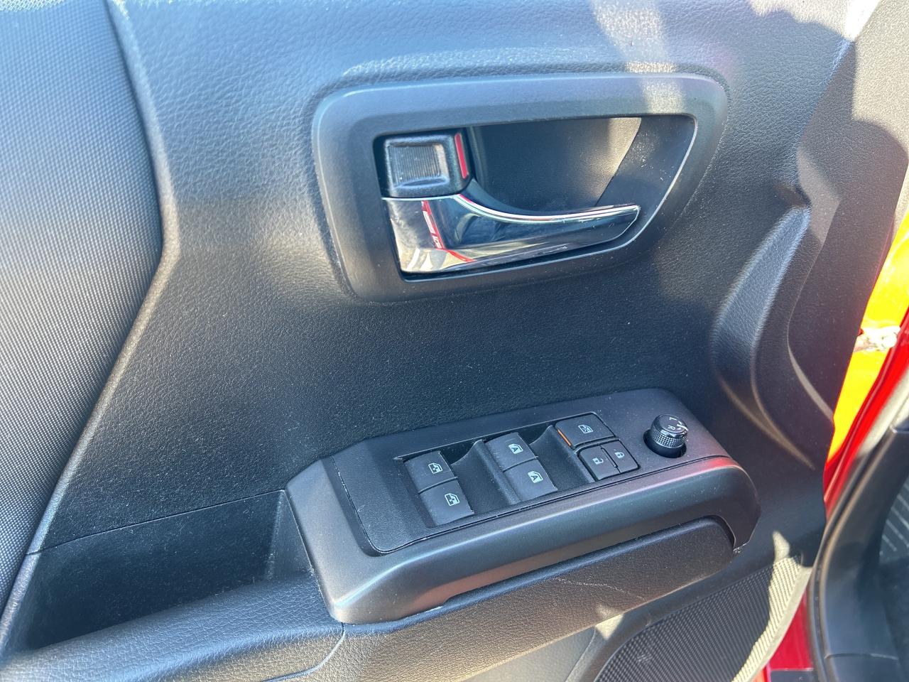 2022 Toyota Tacoma TRD Sport   ONE OWNER   7" Multimedia System Photo