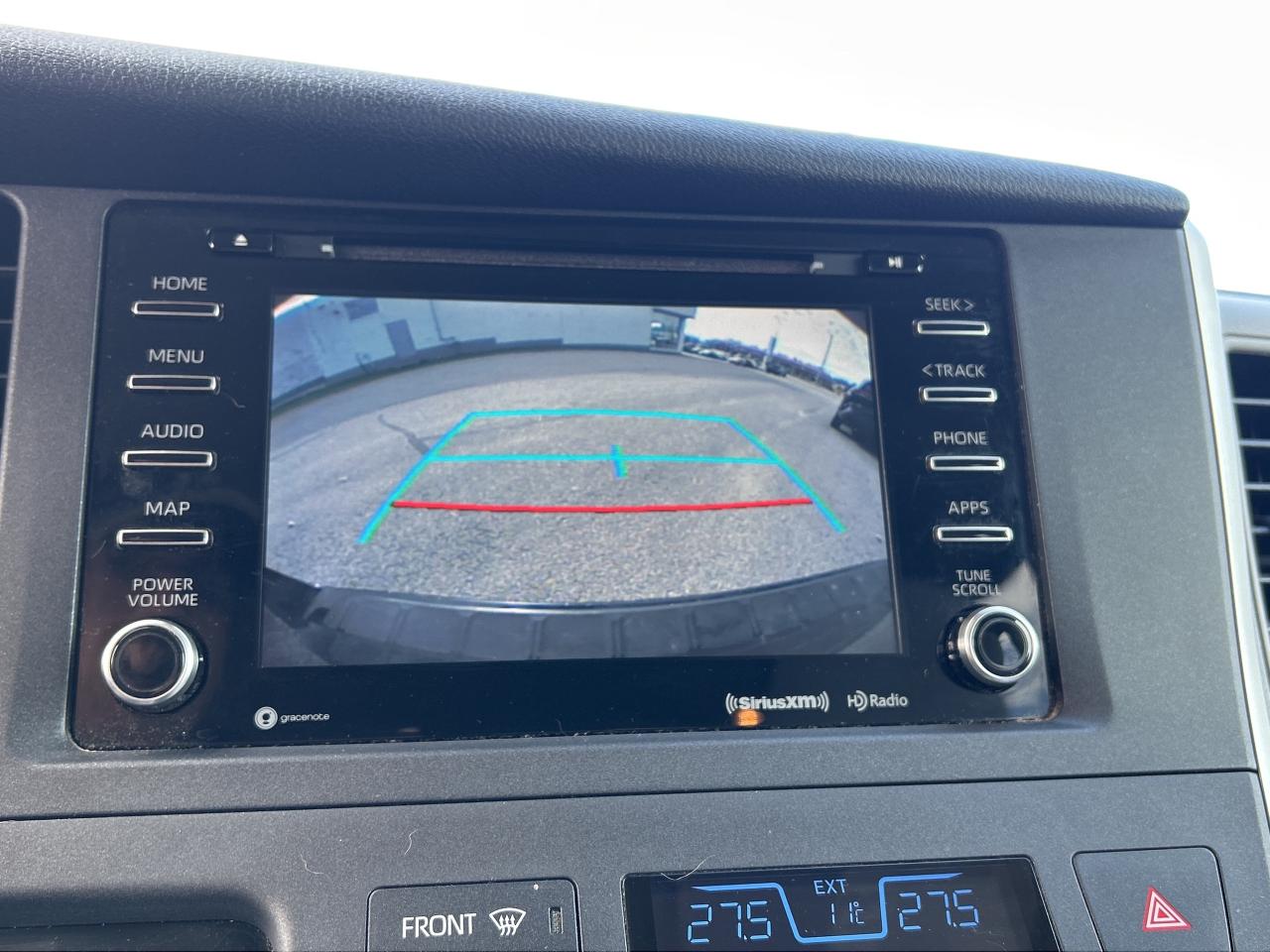 2020 Toyota Sienna LE 8-Passenger FWD   Trailer Hitch   Heated Seats Photo