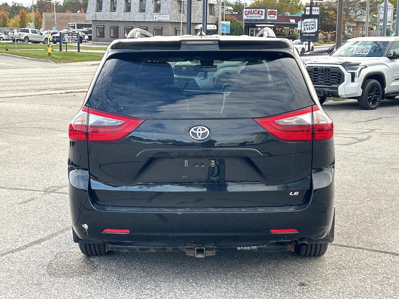 2020 Toyota Sienna LE 8-Passenger FWD   Trailer Hitch   Heated Seats Photo