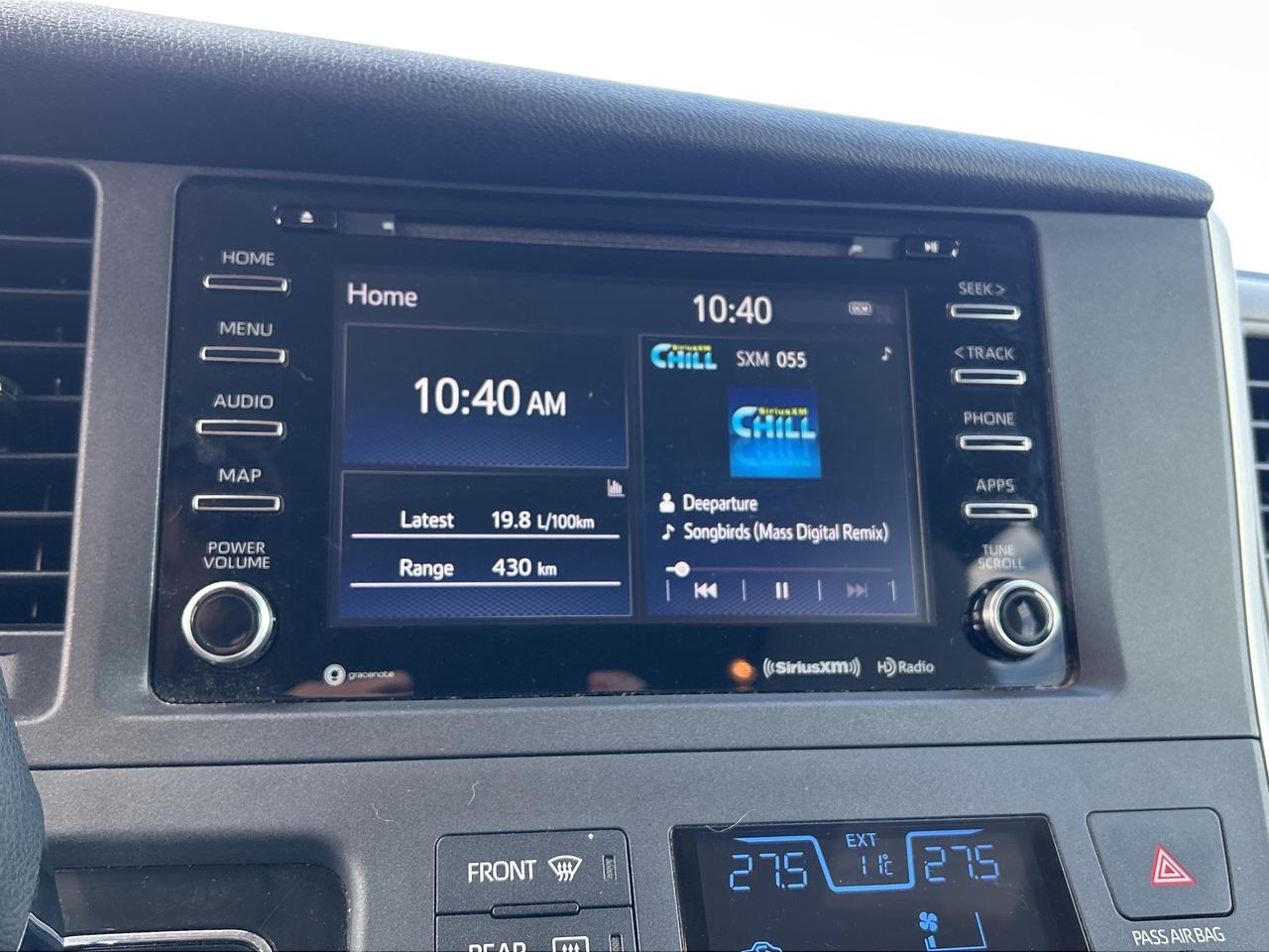 2020 Toyota Sienna LE 8-Passenger FWD   Trailer Hitch   Heated Seats Photo