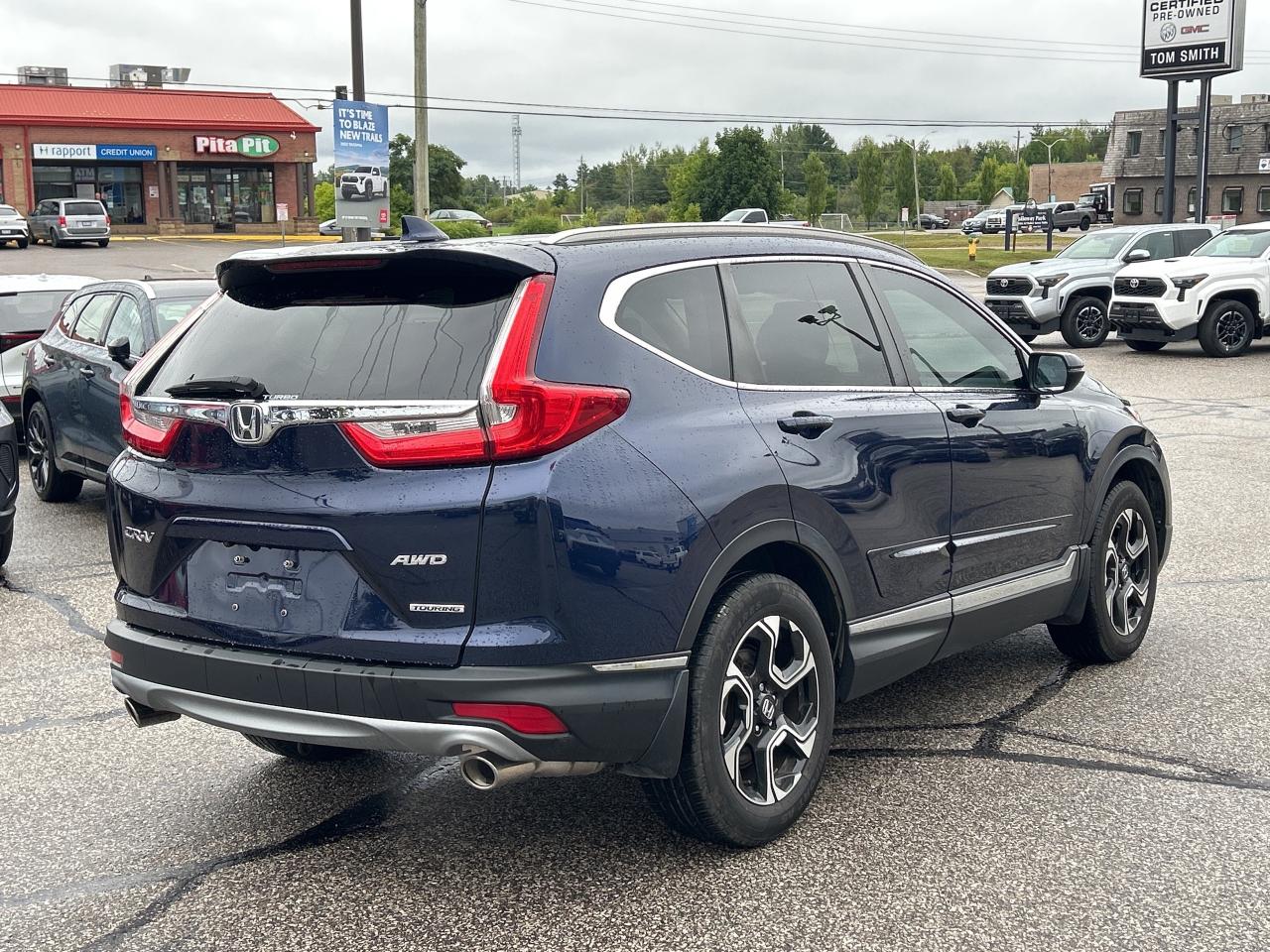 2017 Honda CR-V Touring   Panoramic Moonroof   Heated Front Seats Photo4