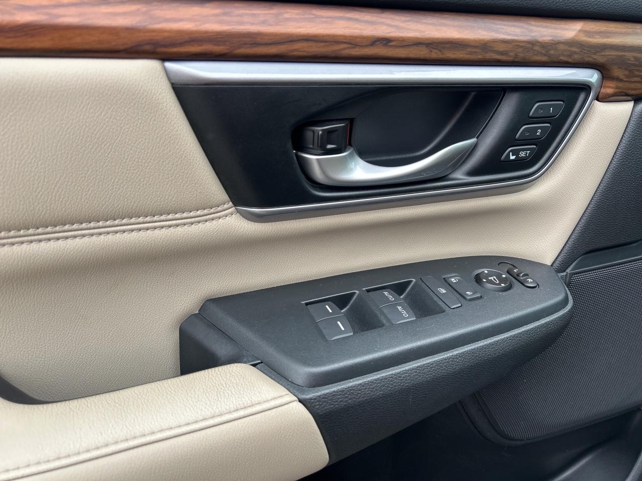 2017 Honda CR-V Touring   Panoramic Moonroof   Heated Front Seats Photo