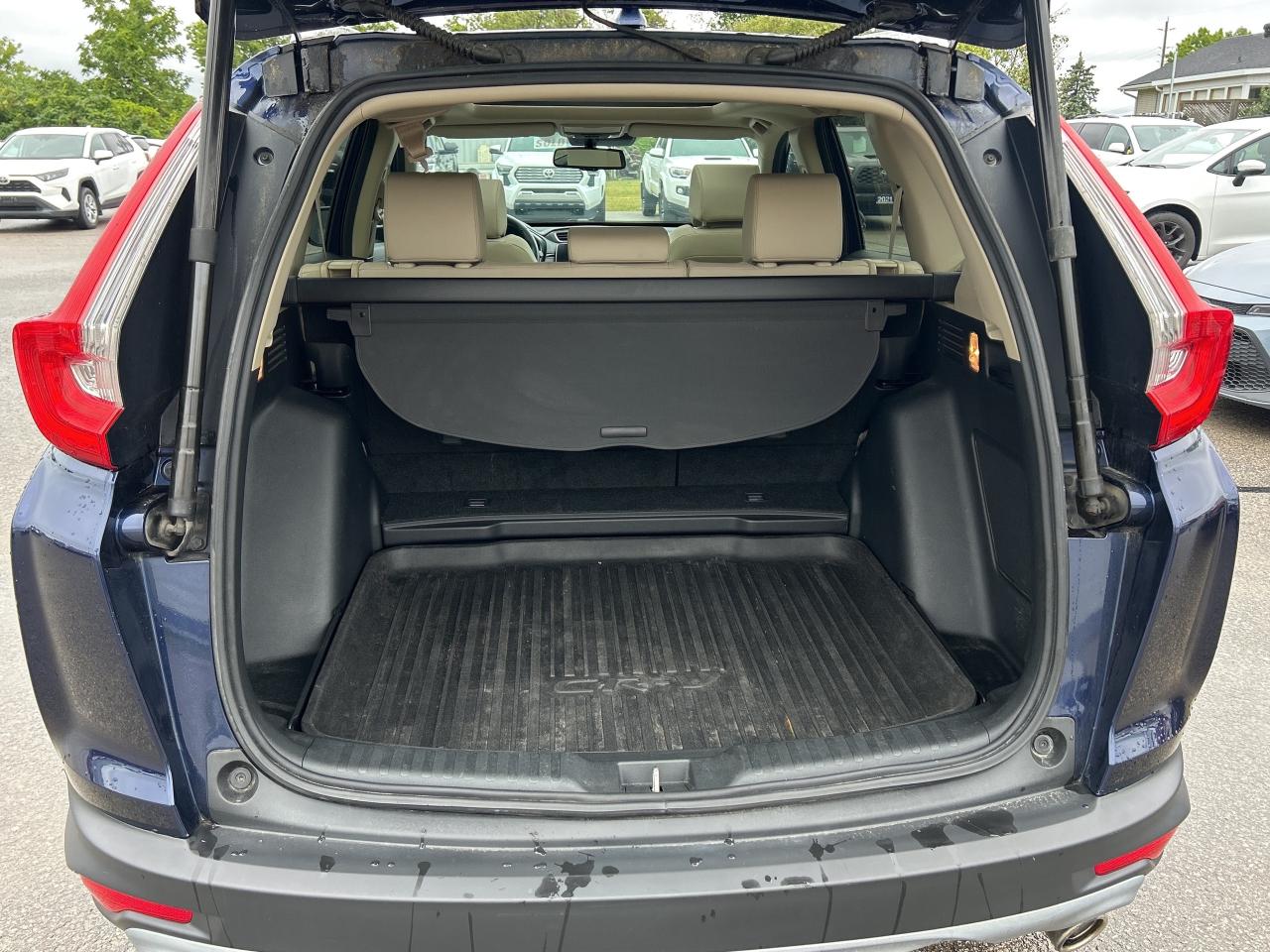 2017 Honda CR-V Touring   Panoramic Moonroof   Heated Front Seats Photo