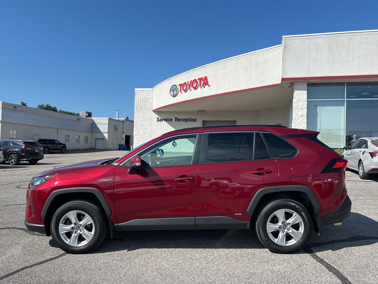 2020 Toyota RAV4 Hybrid LE   Front Heated Seats   Low KM Photo