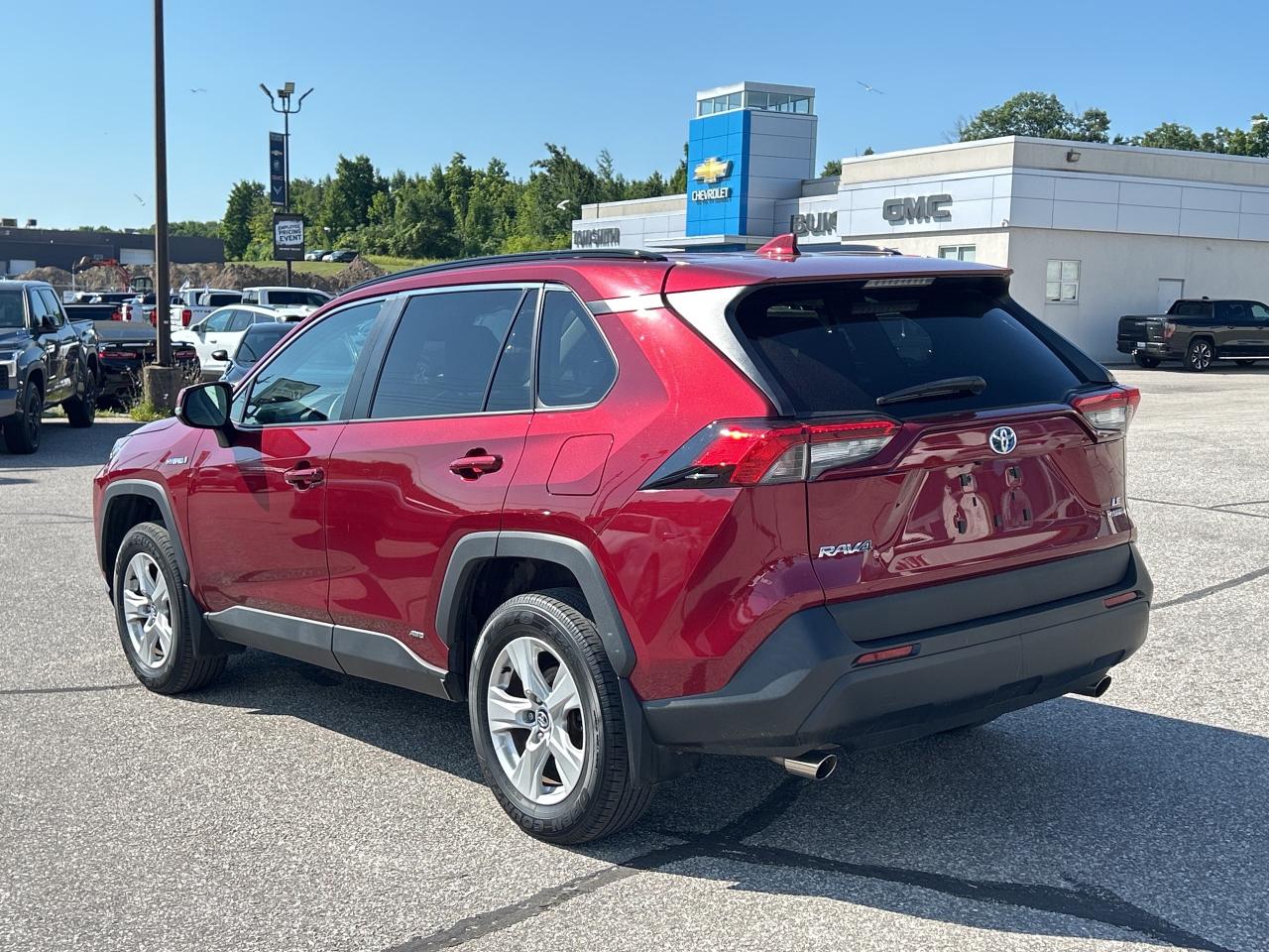 2020 Toyota RAV4 Hybrid LE   Front Heated Seats   Low KM Photo