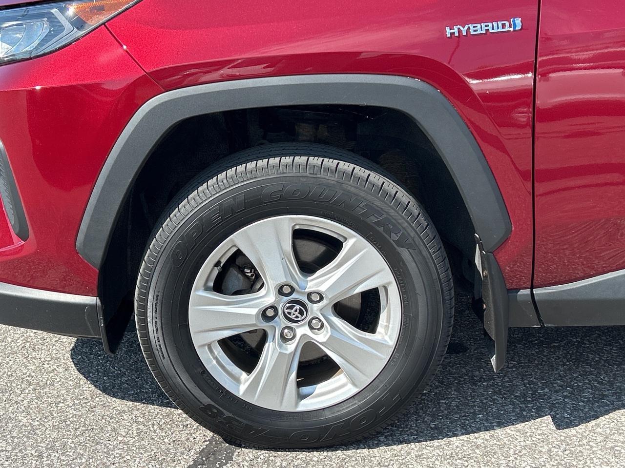 2020 Toyota RAV4 Hybrid LE   Front Heated Seats   Low KM Photo