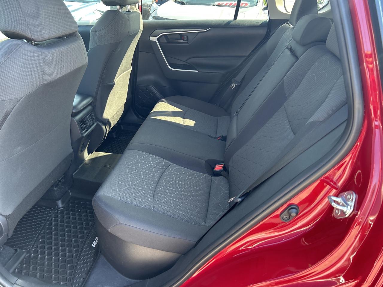 2020 Toyota RAV4 Hybrid LE   Front Heated Seats   Low KM Photo