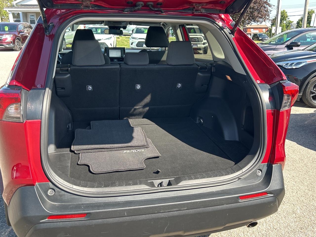 2020 Toyota RAV4 Hybrid LE   Front Heated Seats   Low KM Photo