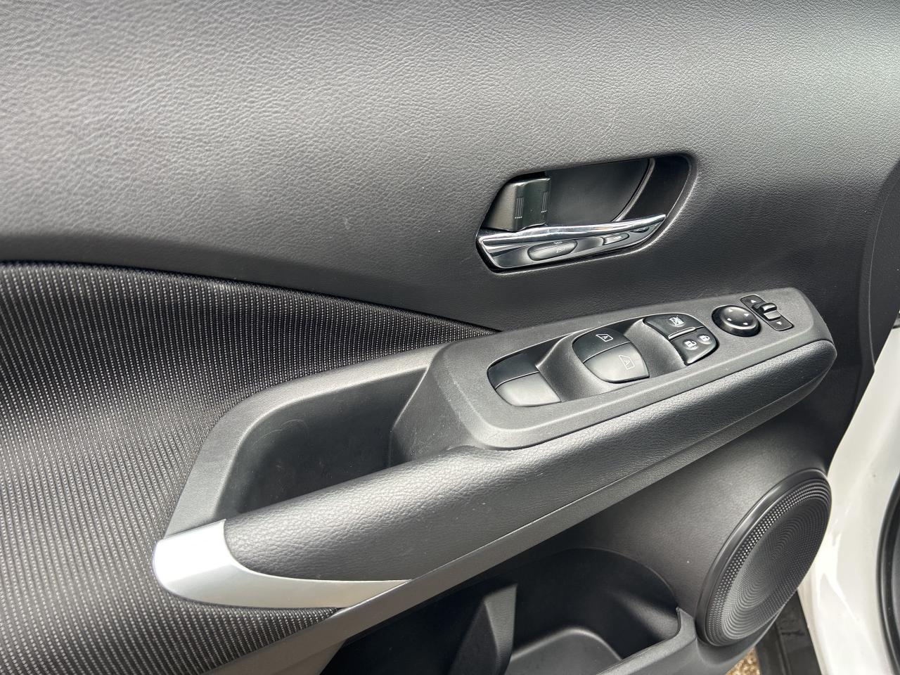 2024 Nissan Kicks SV   Front Heated Seats   NO REPORTED ACCIDENTS Photo