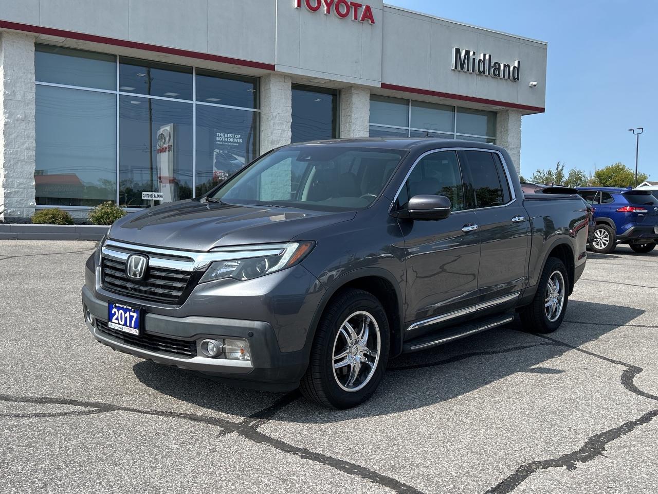 2017 Honda Ridgeline Touring   Power Rear Window   Heated Front Seats Photo