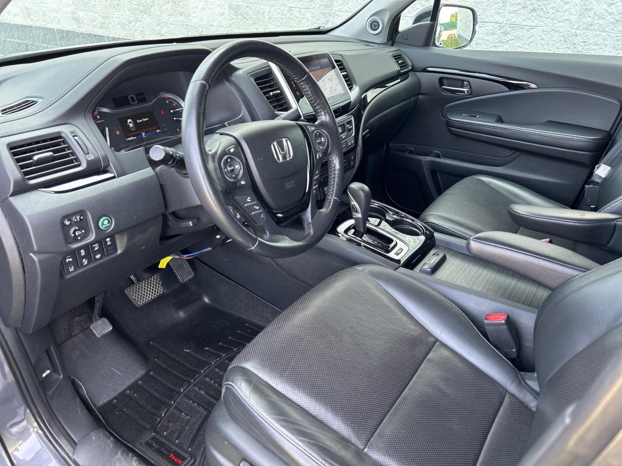 2017 Honda Ridgeline Touring   Power Rear Window   Heated Front Seats Photo