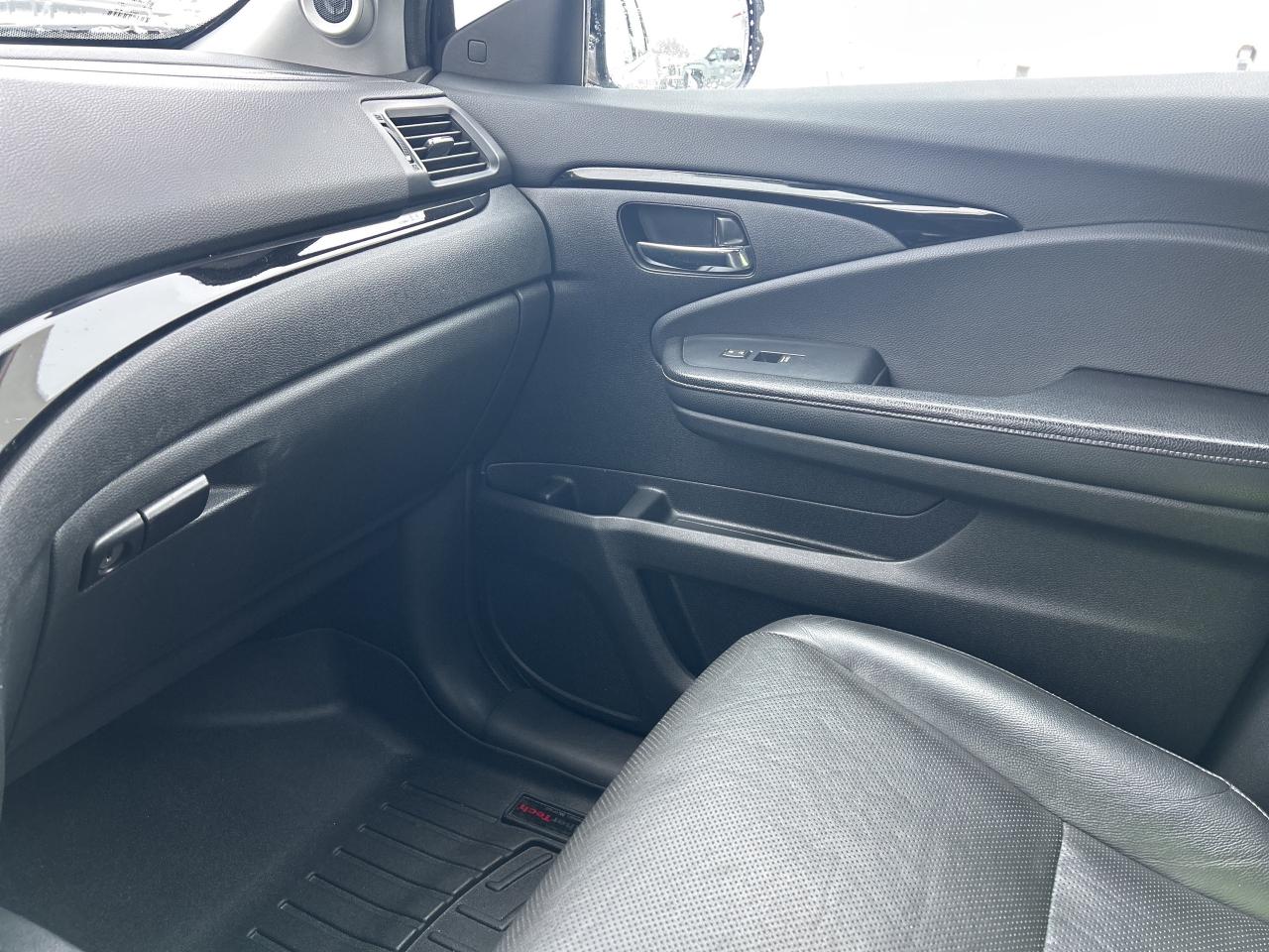 2017 Honda Ridgeline Touring   Power Rear Window   Heated Front Seats Photo