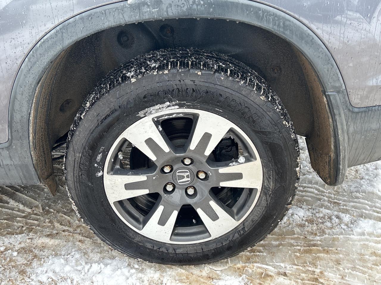 2017 Honda Ridgeline Touring   Power Rear Window   Heated Front Seats Photo