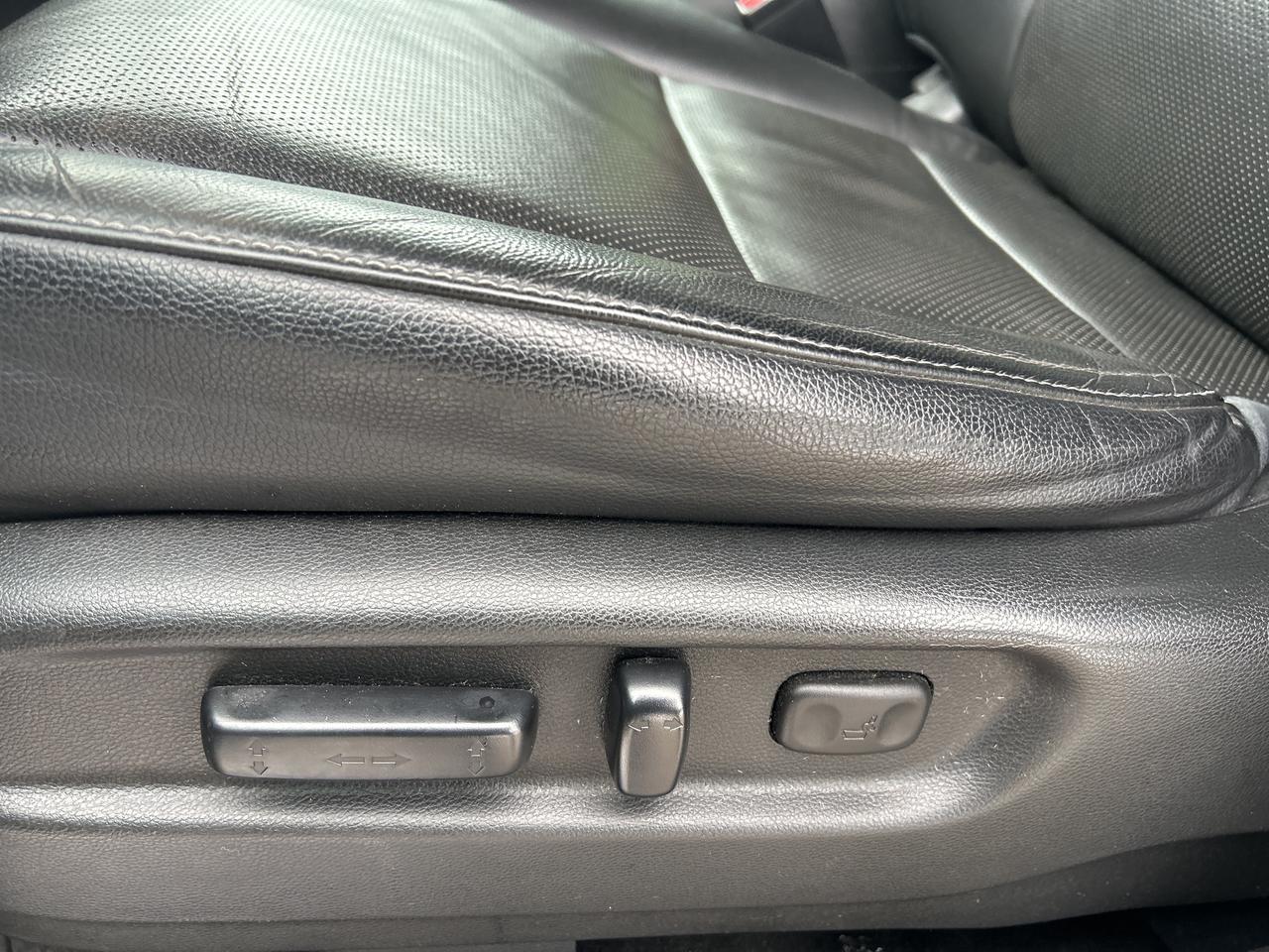 2017 Honda Ridgeline Touring   Power Rear Window   Heated Front Seats Photo