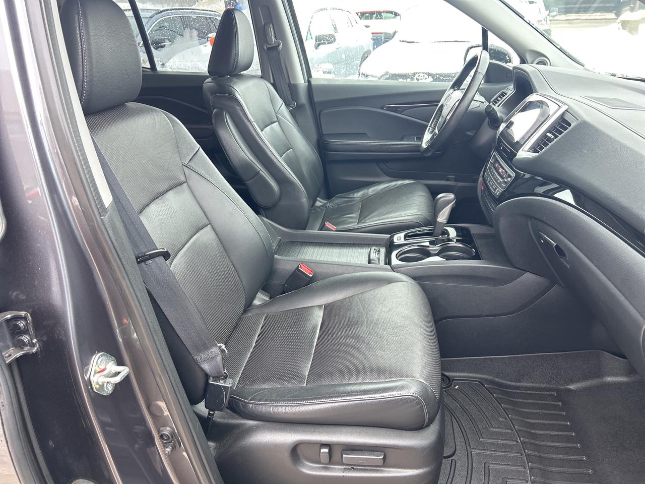 2017 Honda Ridgeline Touring   Power Rear Window   Heated Front Seats Photo