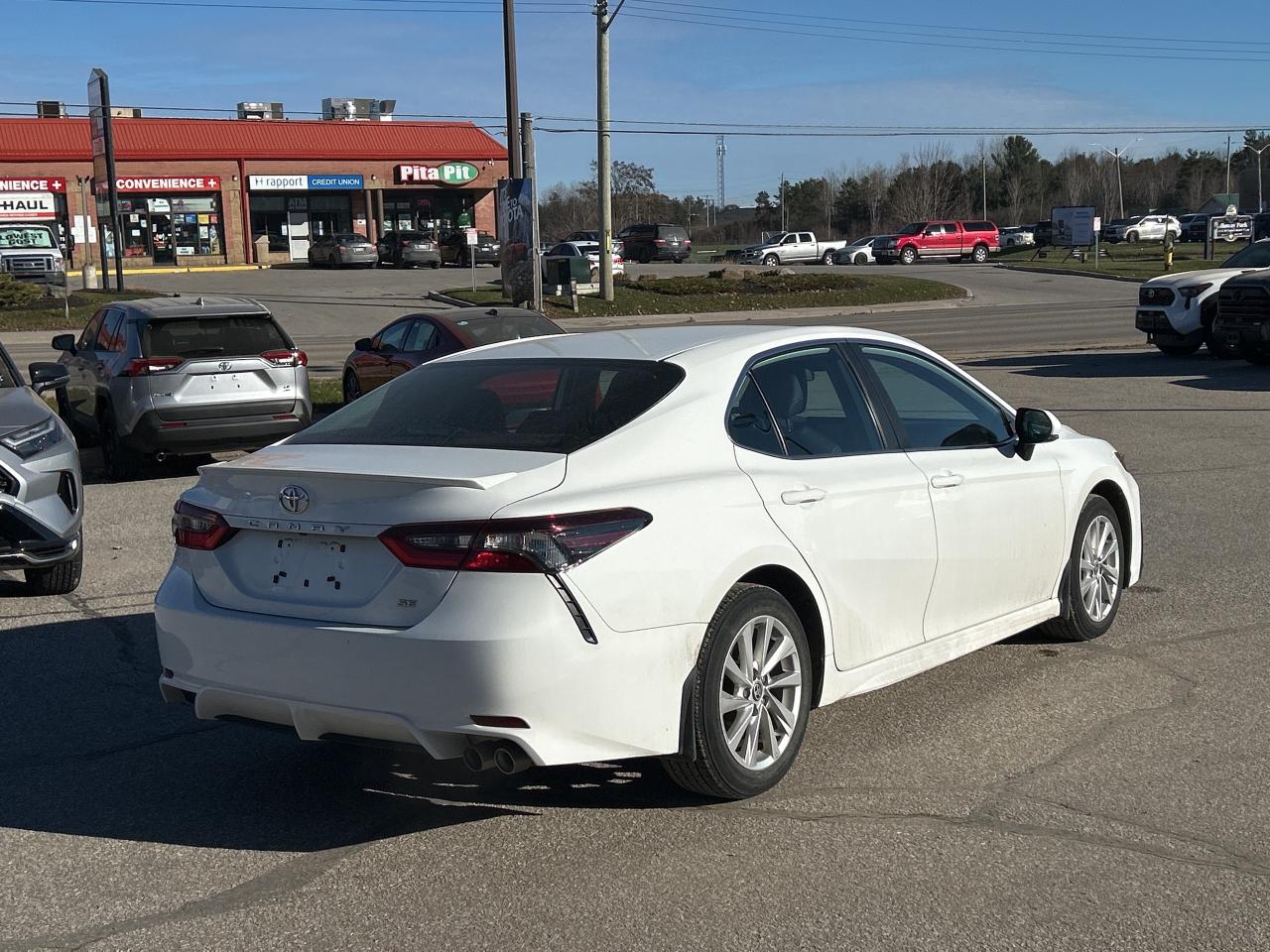 2023 Toyota Camry SE   NO REPORTED ACCIDENTS   Heated Steering Wheel Photo4