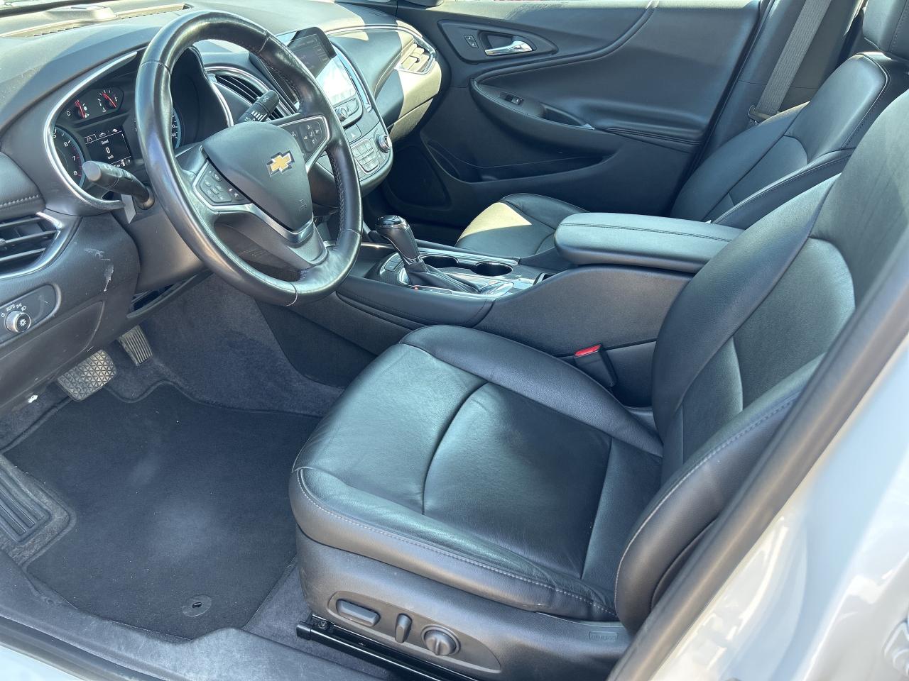 2019 Chevrolet Malibu LT   Leather Interior   Power Moonroof Photo