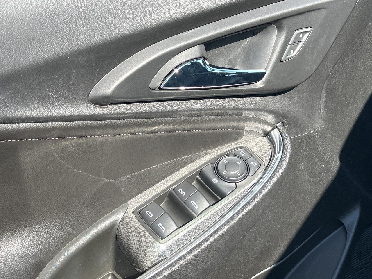 2019 Chevrolet Malibu LT   Leather Interior   Power Moonroof Photo