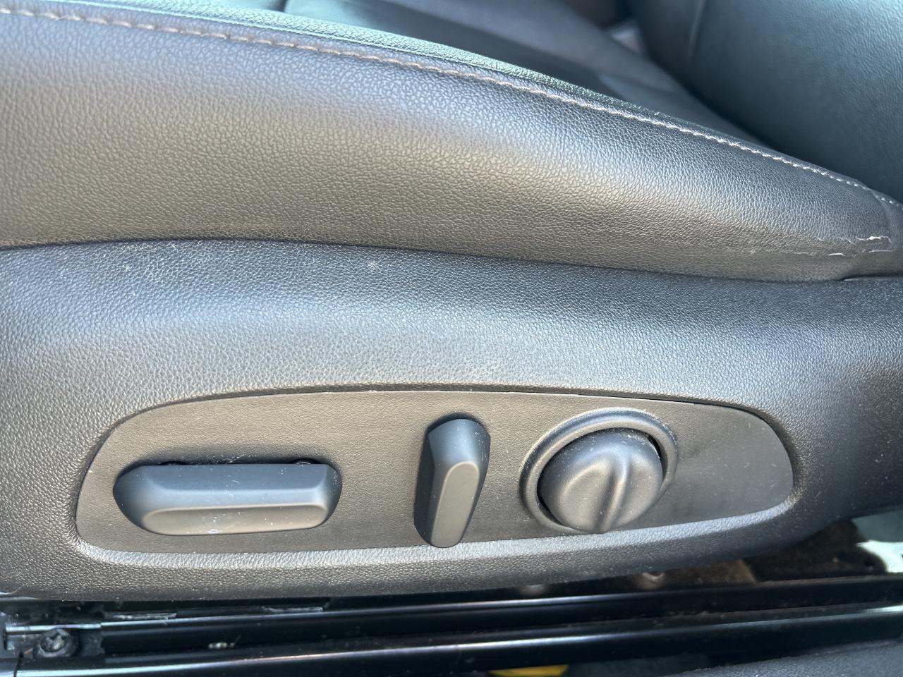 2019 Chevrolet Malibu LT   Leather Interior   Power Moonroof Photo