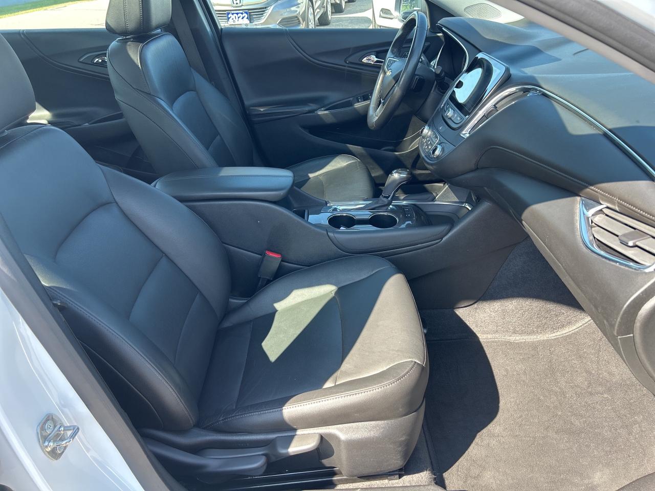 2019 Chevrolet Malibu LT   Leather Interior   Power Moonroof Photo