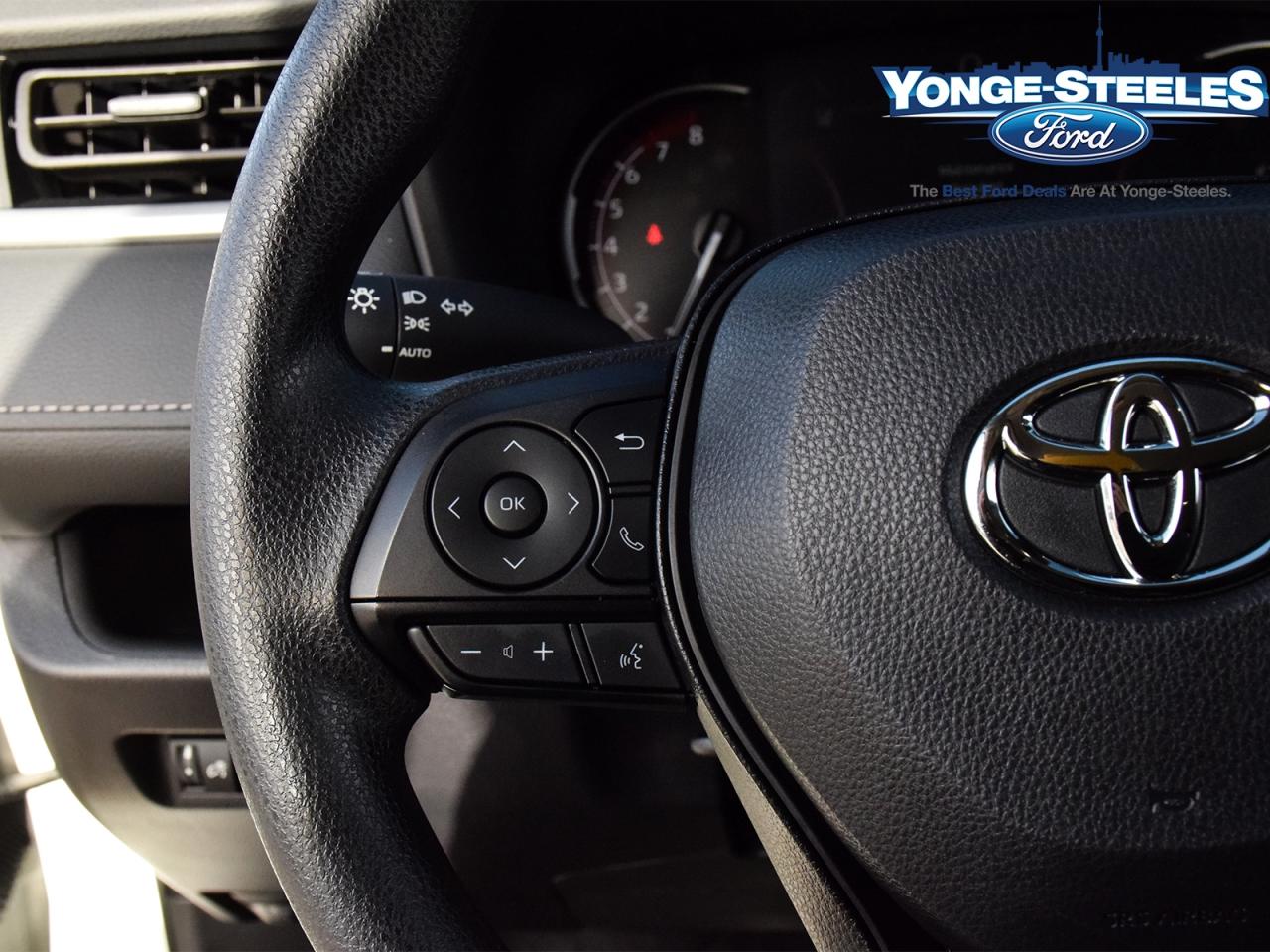 2025 Toyota RAV4 LE AWD - ONE OWNER - LOW LOW KMS Photo