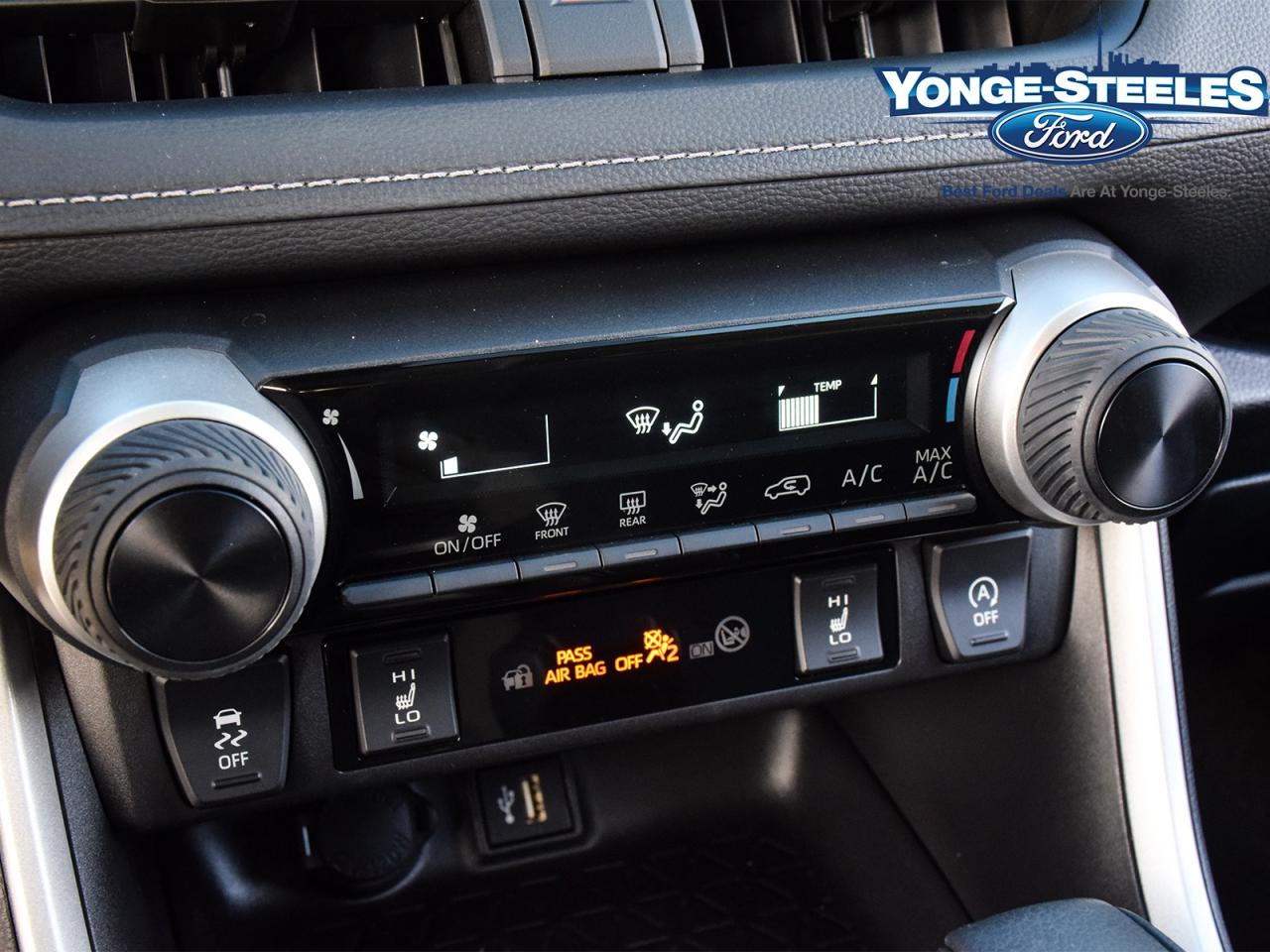 2025 Toyota RAV4 LE AWD - ONE OWNER - LOW LOW KMS Photo