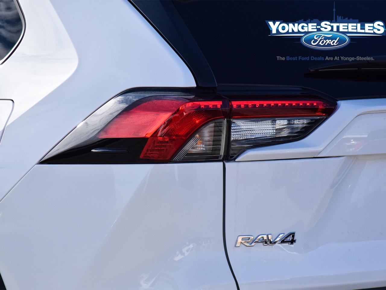 2025 Toyota RAV4 LE AWD - ONE OWNER - LOW LOW KMS Photo