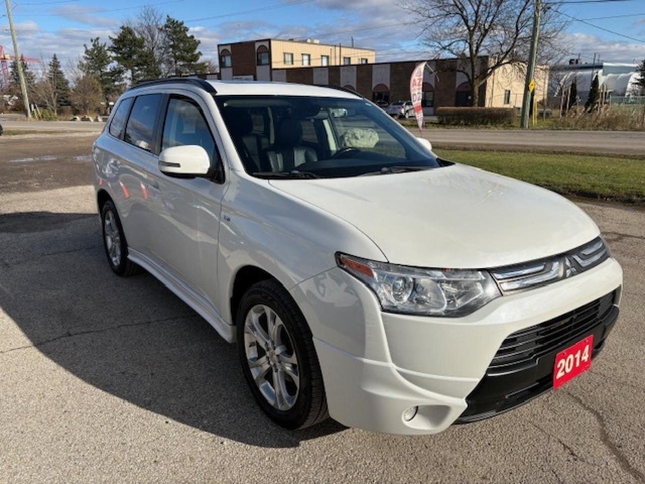 2014 Mitsubishi Outlander 4WD 4dr GT Photo