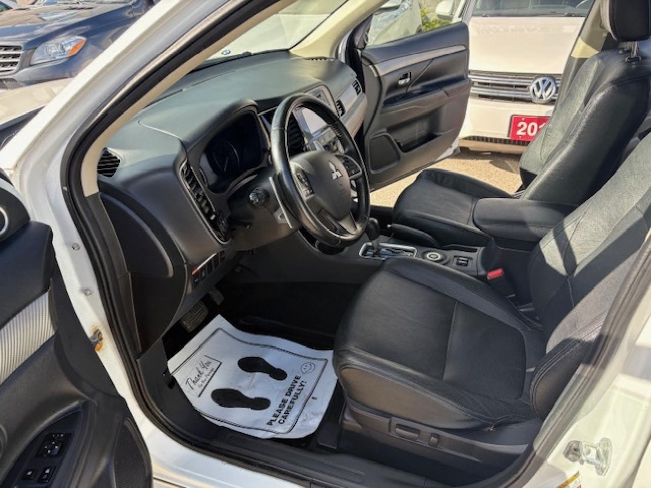 2014 Mitsubishi Outlander 4WD 4dr GT Photo