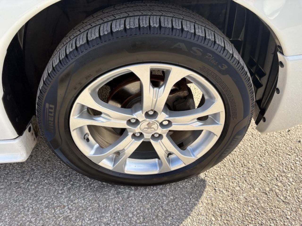 2014 Mitsubishi Outlander 4WD 4dr GT Photo