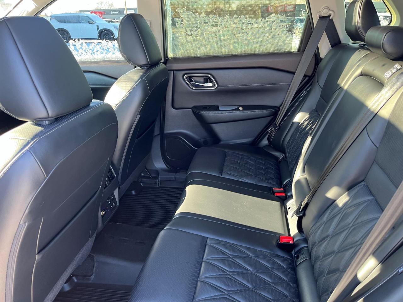 2023 Nissan Rogue Platinum AWD Photo