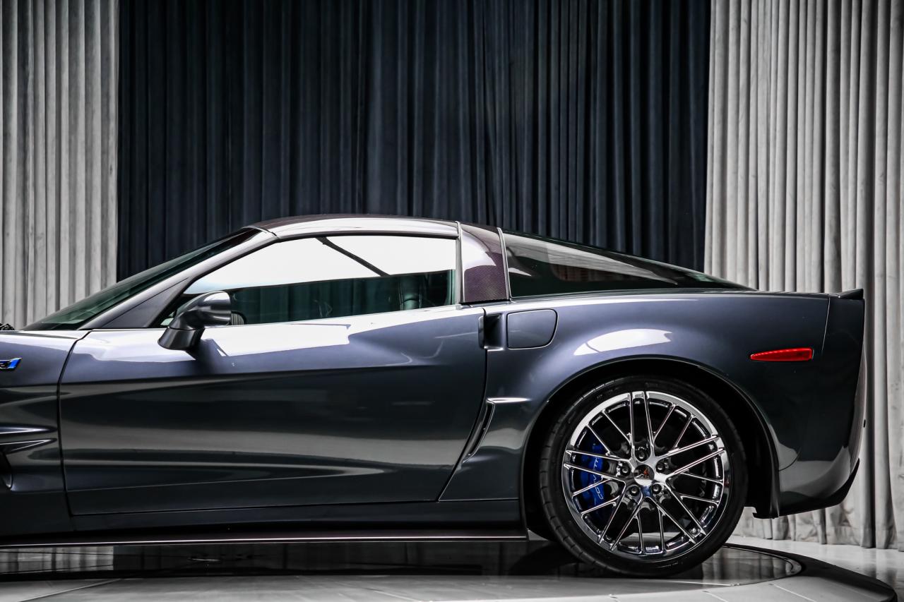 2010 Chevrolet Corvette ZR1 w/3ZR 638HP 6.2L LS9  CARBONCERAMIC HUD LOWKMS Photo