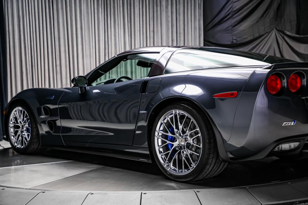 2010 Chevrolet Corvette ZR1 w/3ZR 638HP 6.2L LS9  CARBONCERAMIC HUD LOWKMS Photo
