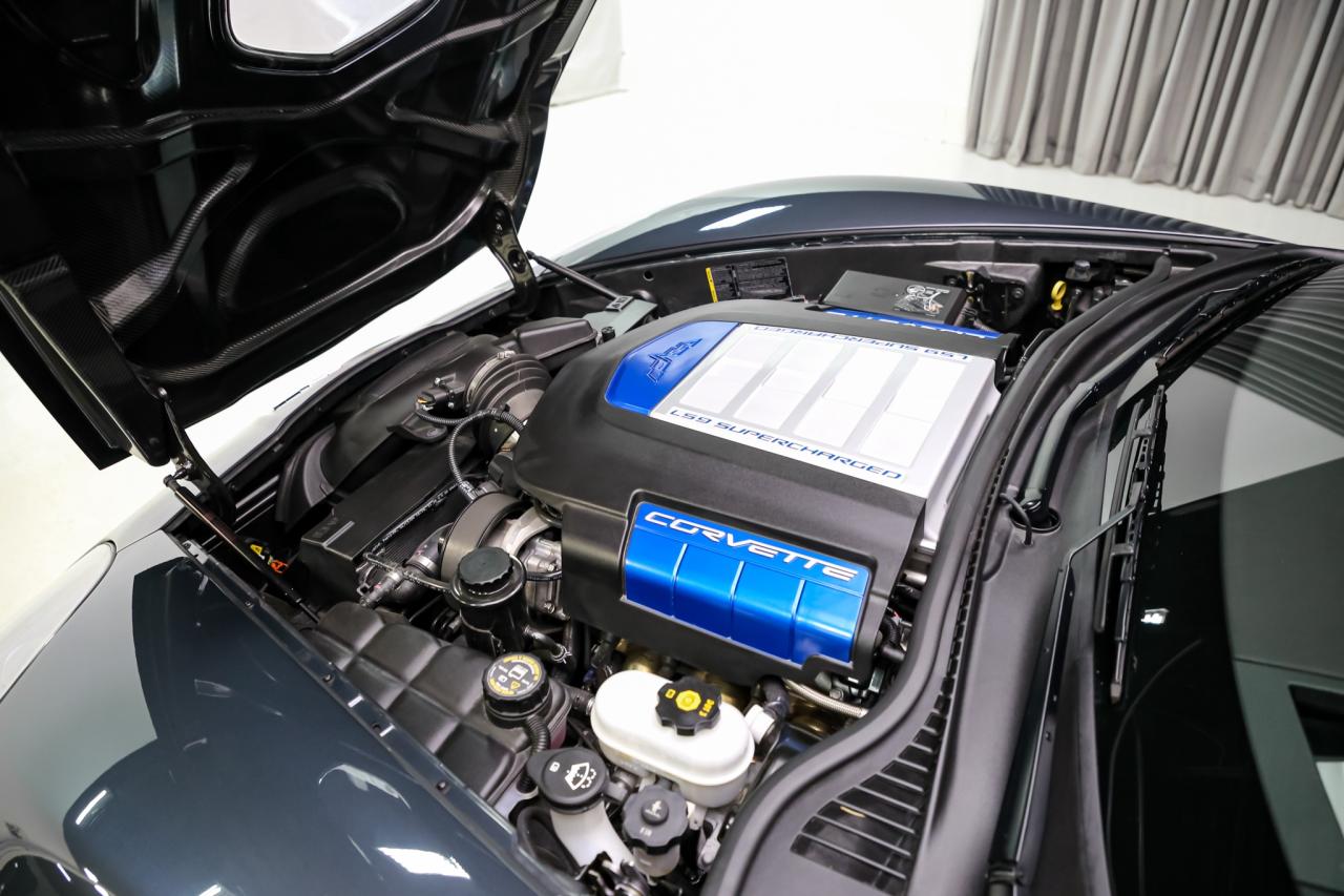 2010 Chevrolet Corvette ZR1 w/3ZR 638HP 6.2L LS9  CARBONCERAMIC HUD LOWKMS Photo