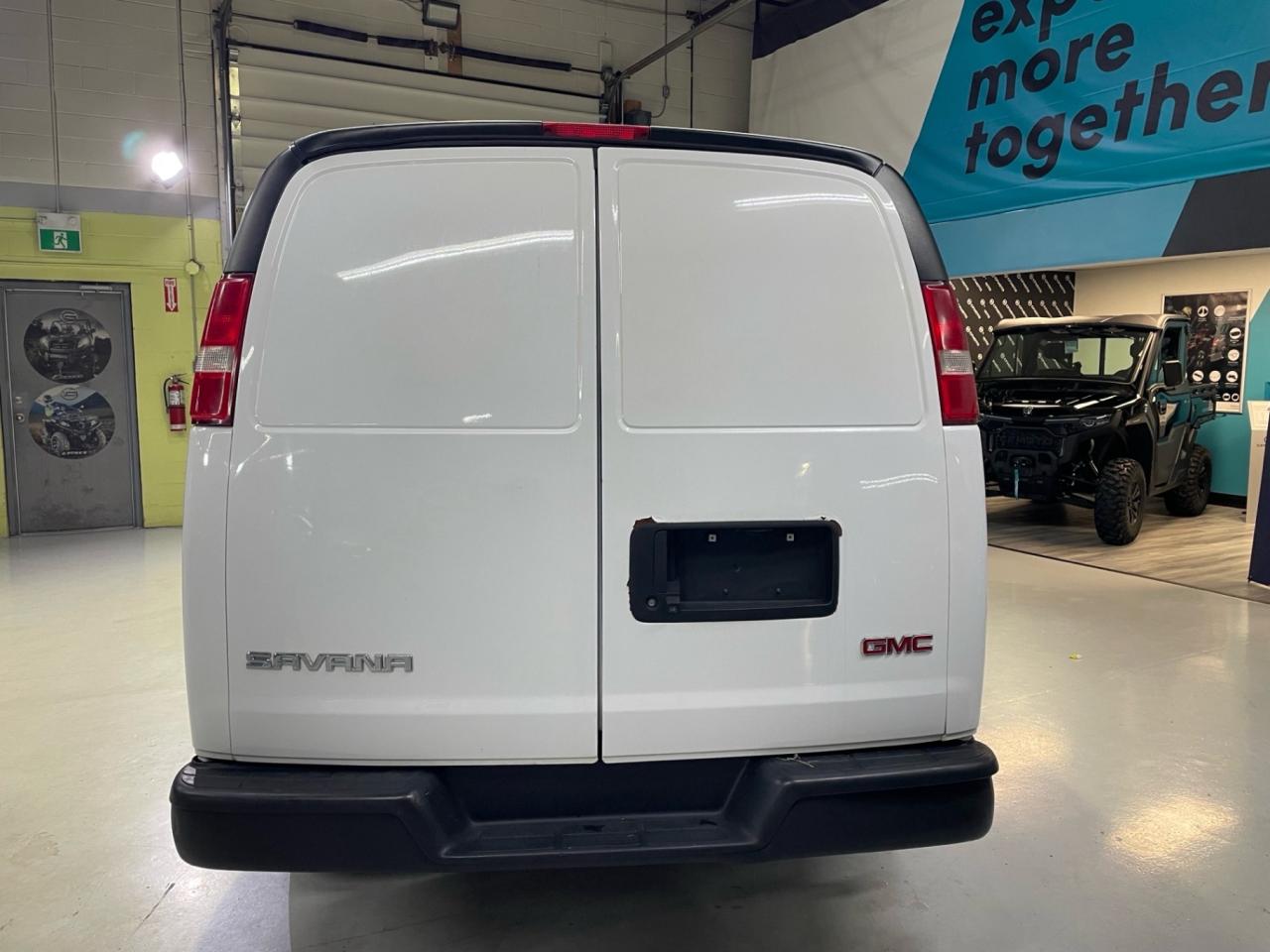 2018 GMC Savana 2500   V6 4.L   NO ACCIDENTS Photo