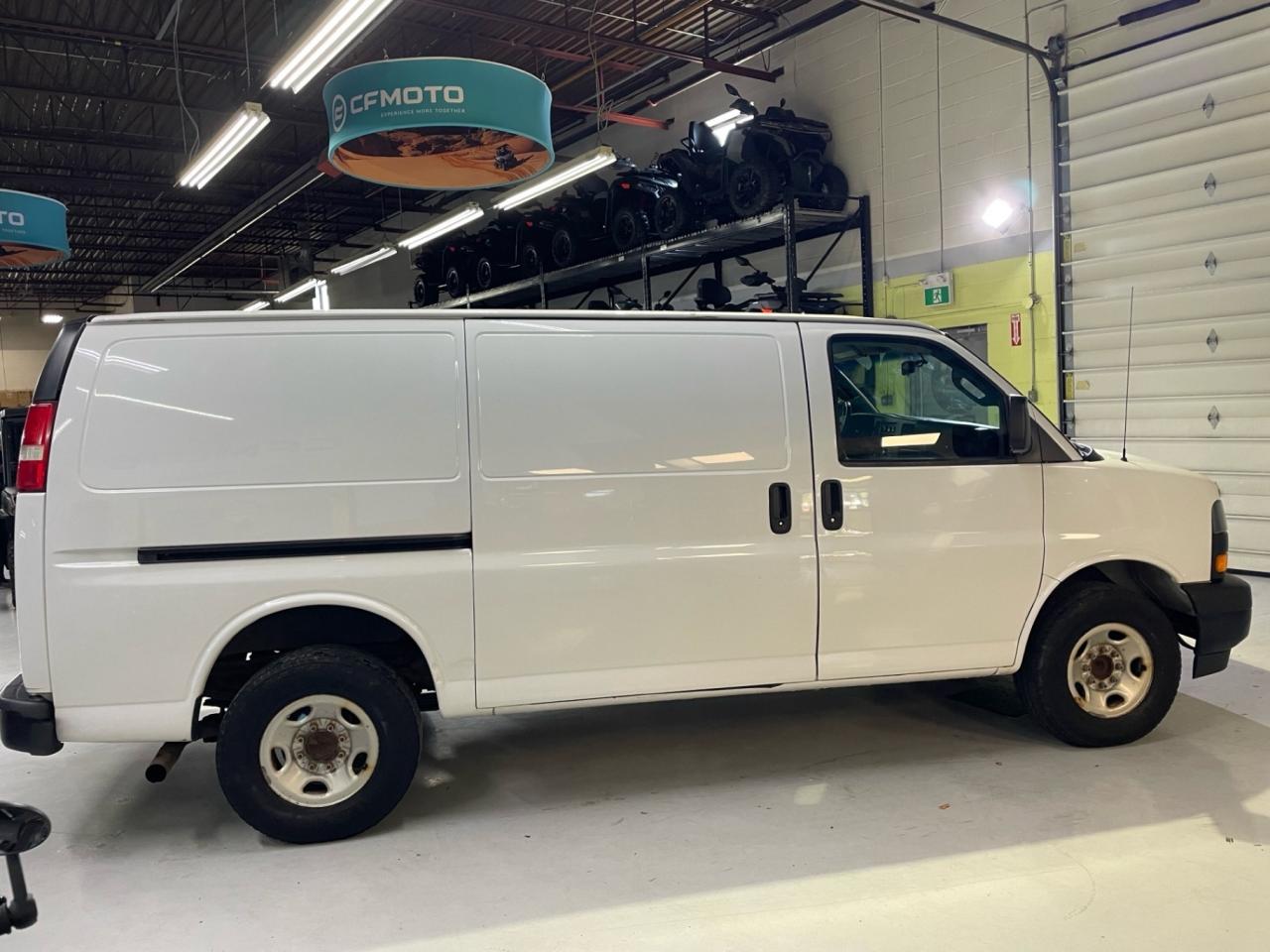 2018 GMC Savana 2500   V6 4.L   NO ACCIDENTS Photo