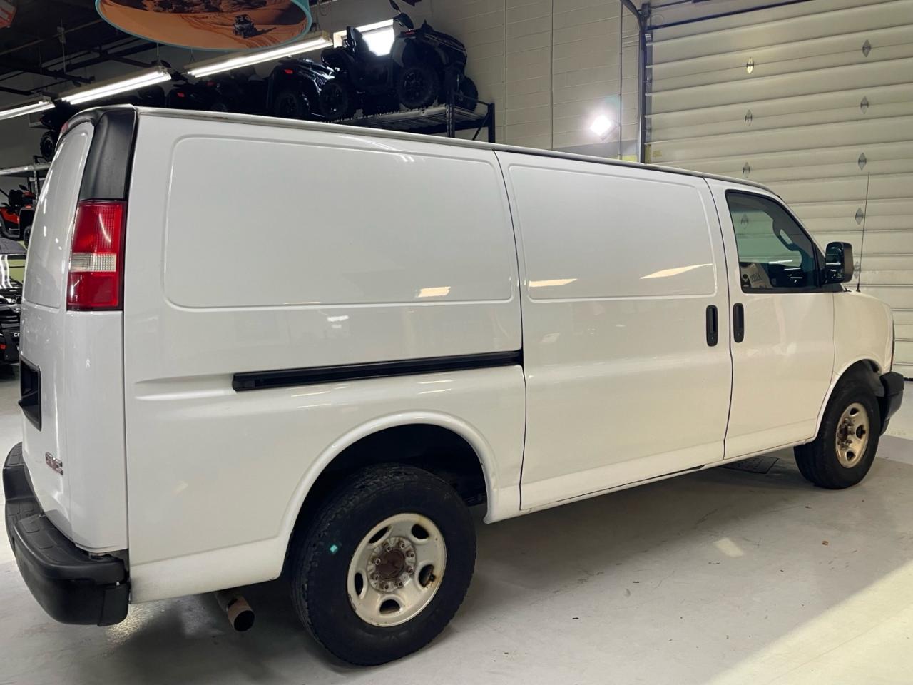 2018 GMC Savana 2500   V6 4.L   NO ACCIDENTS Photo