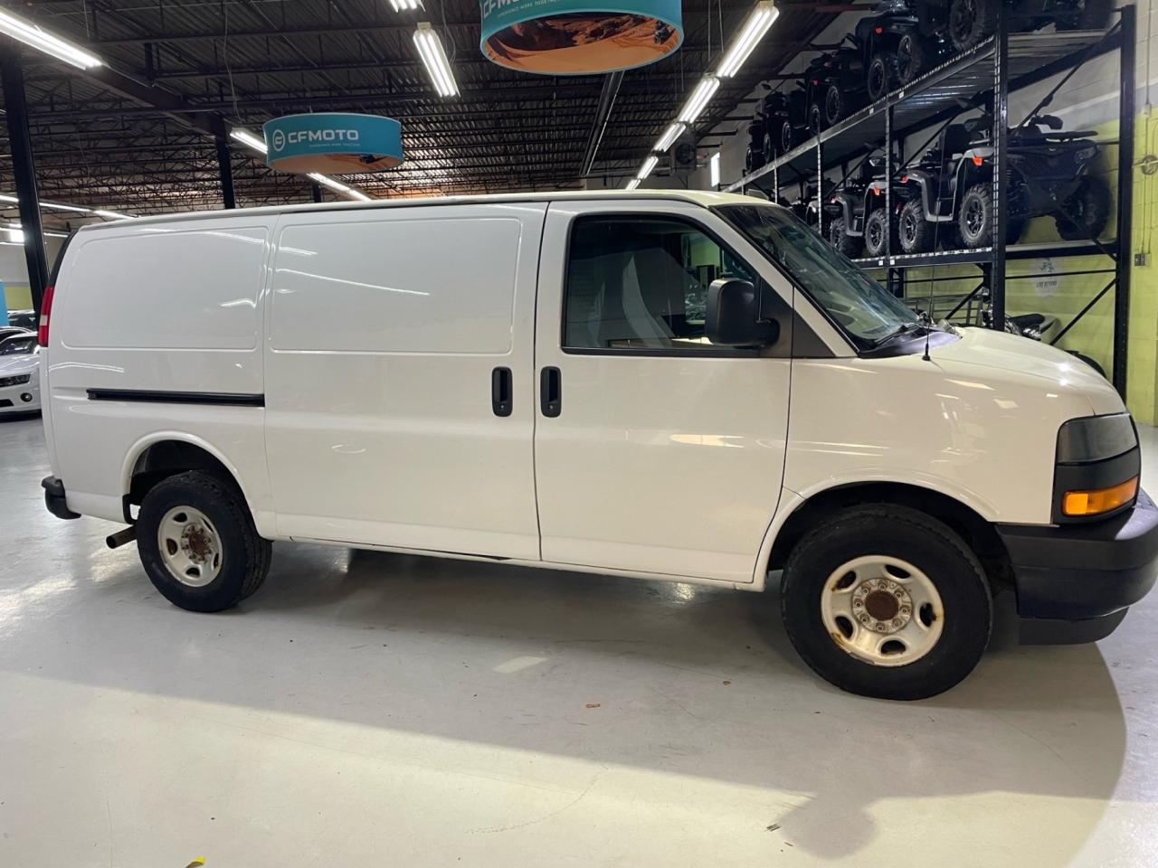 2018 GMC Savana 2500   V6 4.L   NO ACCIDENTS Photo