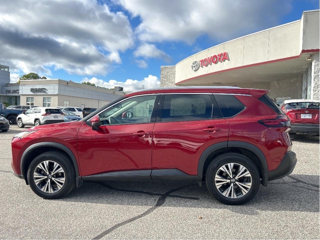 2021 Nissan Rogue AWD SV   ONE PREVIOUS OWNER   Panoramic Moonroof Photo