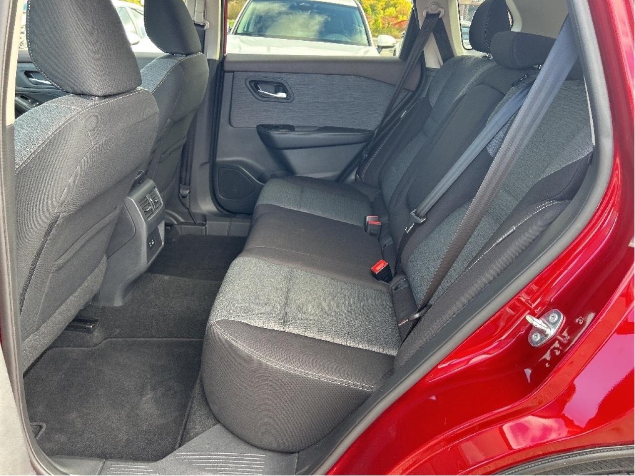 2021 Nissan Rogue AWD SV   ONE PREVIOUS OWNER   Panoramic Moonroof Photo