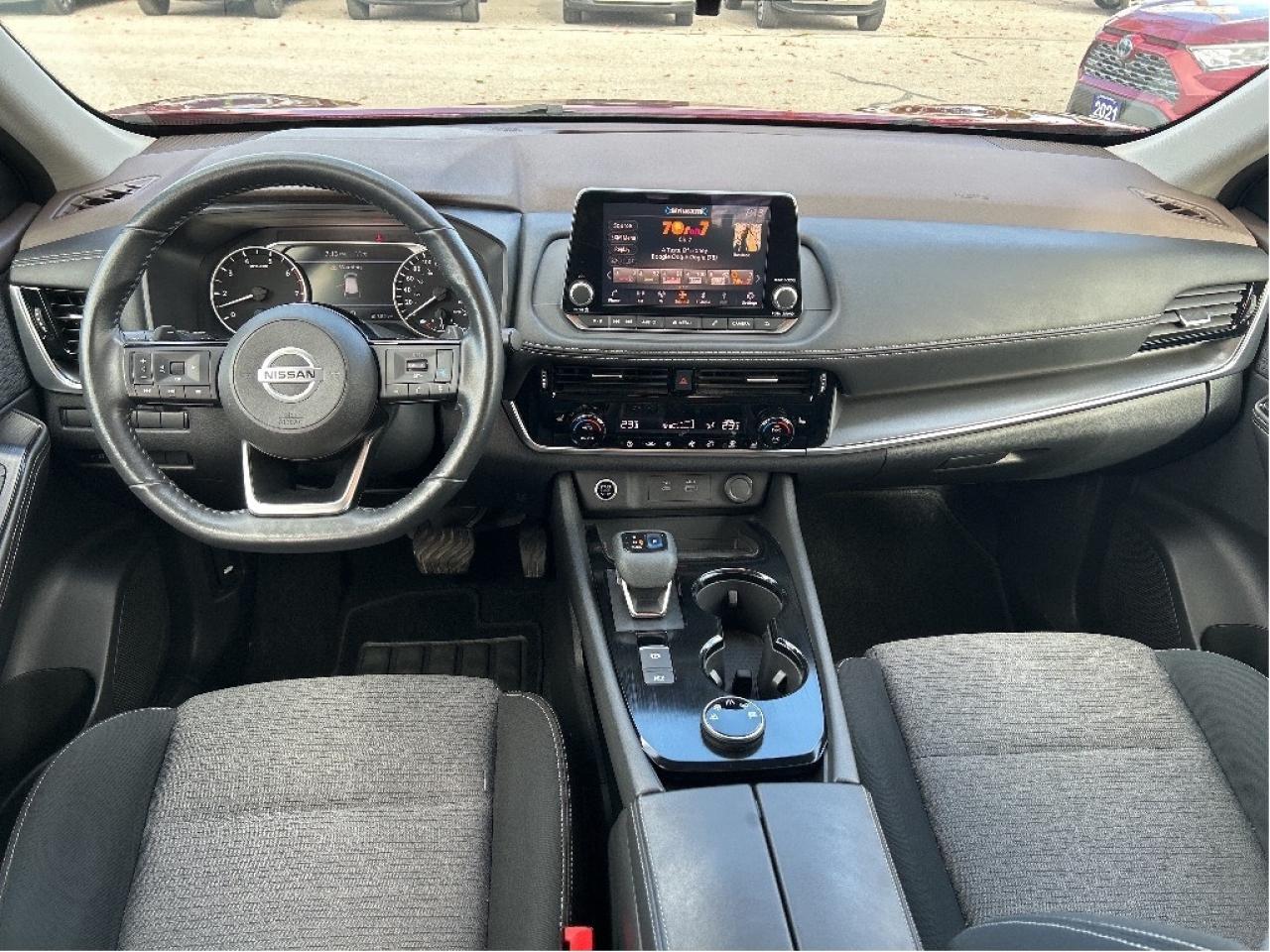 2021 Nissan Rogue AWD SV   ONE PREVIOUS OWNER   Panoramic Moonroof Photo