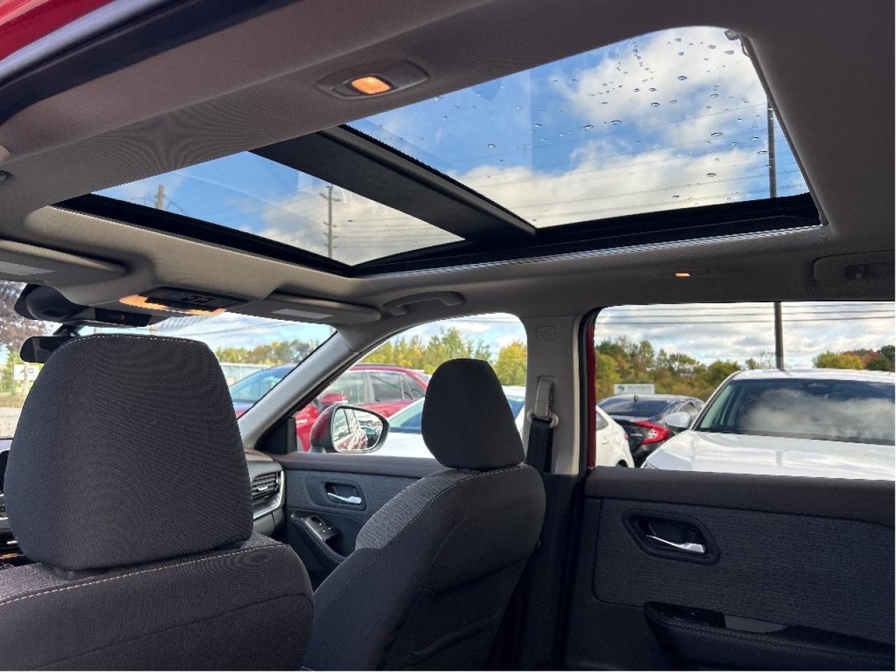 2021 Nissan Rogue AWD SV   ONE PREVIOUS OWNER   Panoramic Moonroof Photo