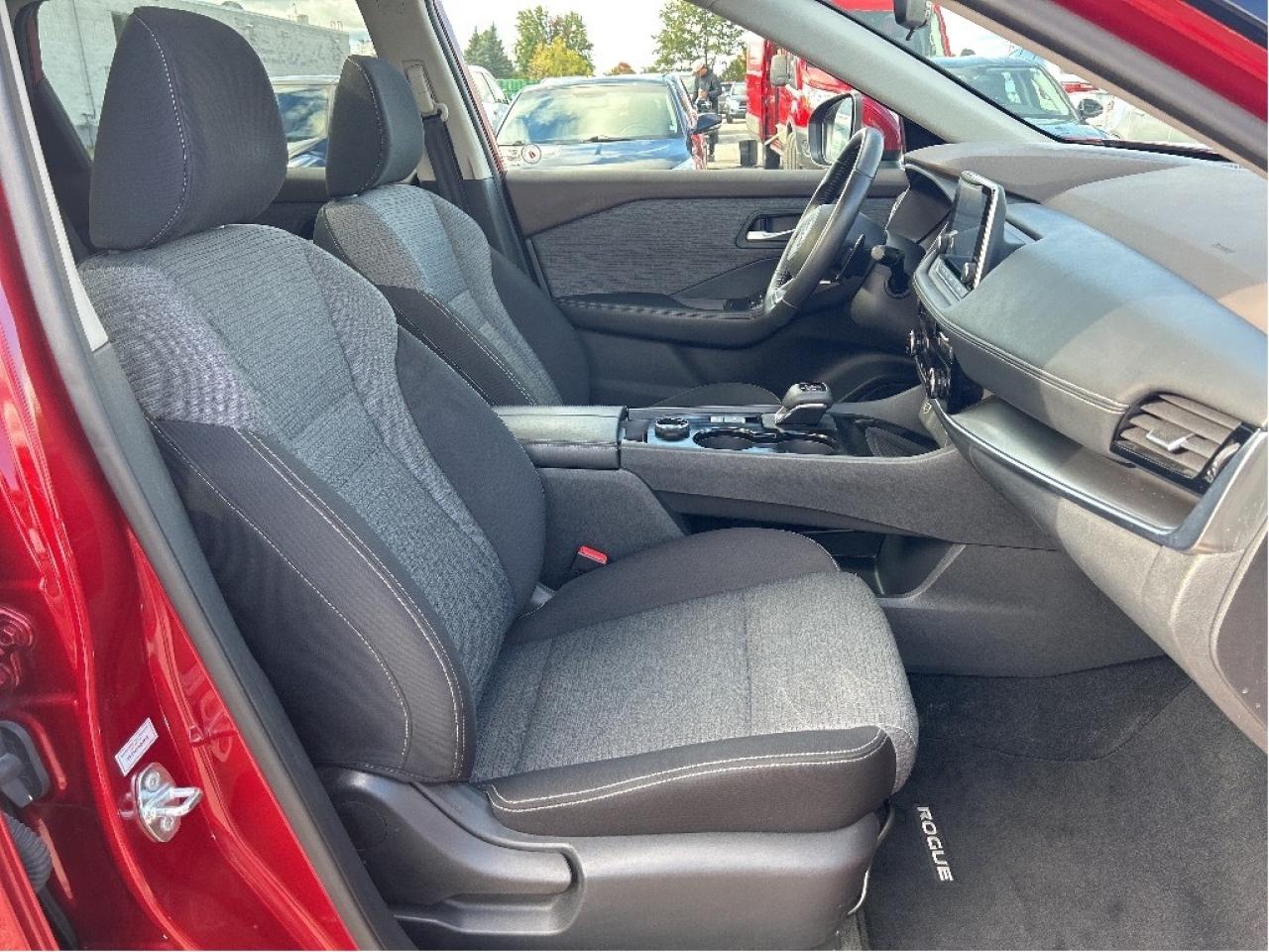 2021 Nissan Rogue AWD SV   ONE PREVIOUS OWNER   Panoramic Moonroof Photo