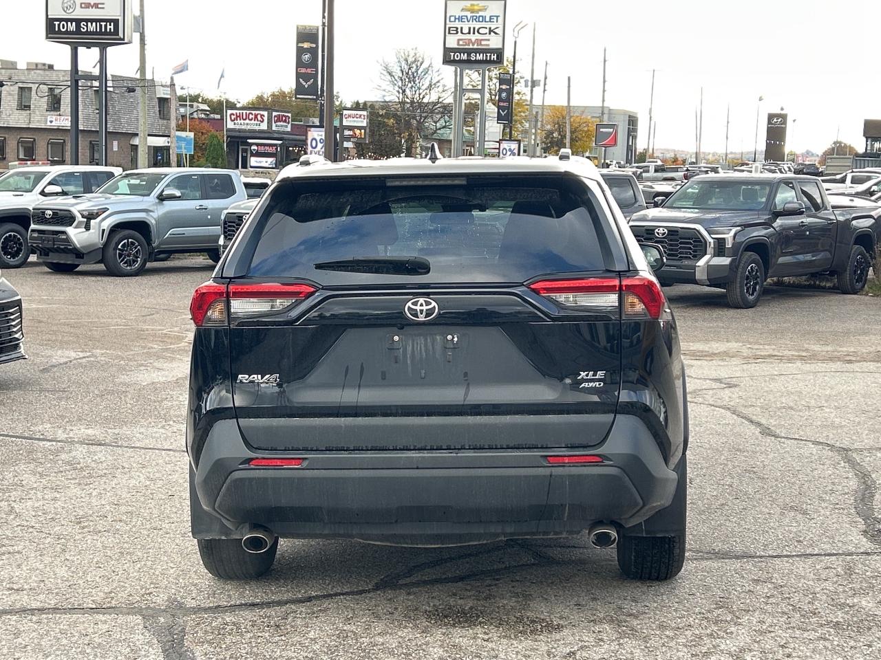 2021 Toyota RAV4 XLE   Power Moonroof   NO REPORTED ACCIDENTS Photo3